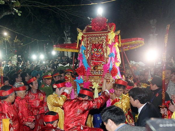 Rước kiệu tại Lễ hội khai ấn đền Trần 2013. (Ảnh: Quốc Khánh/TTXVN)