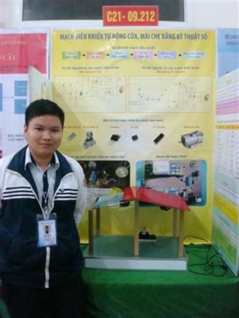 Thí sinh Trần Xuân Hữu và dự án “Mạch điều khiển tự động cửa, mái che bằng kỹ thuật số”                                                                                             