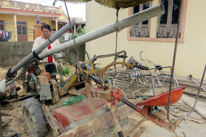 Mô hình cải tiến máy 3 trong 1: máy cày, máy phay và máy bơm là một trong những yếu tố quyết định đến hiệu quả sản xuất của nông dân xã Tân Ninh.