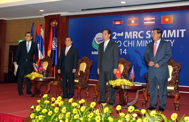 Thủ tướng Nguyễn Tấn Dũng và các Trưởng đoàn dự hội nghị. (Ảnh: Đức Tám/TTXVN)