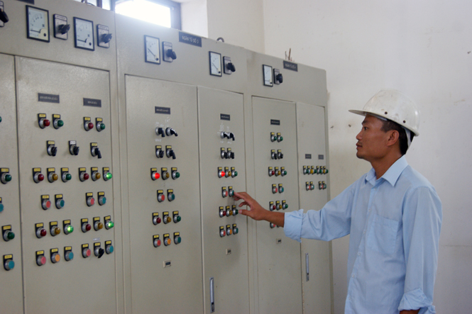 Vận hành hệ thống cấp nước tại Nhà máy nước Phú Vinh