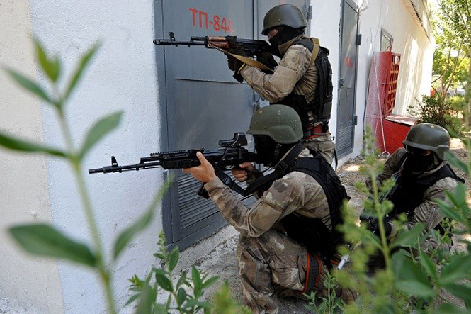 Một cuộc tập trận chống khủng bố của Nga và các nước SNG ở Kant, Kyrgistan (Nguồn: AFP/TTXVN)