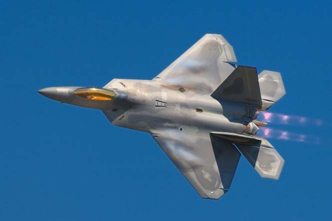 Mỹ điều chiến đấu cơ F-22 sang Đông Nam Á được coi là tín hiệu chính trị mạnh mẽ gửi đến Trung Quốc. (Ảnh: en.wikipedia.org)