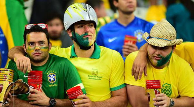  Ở đâu trên khắp đất nước Brazil cũng đều là nỗi buồn - Ảnh TRUNG NGHĨA