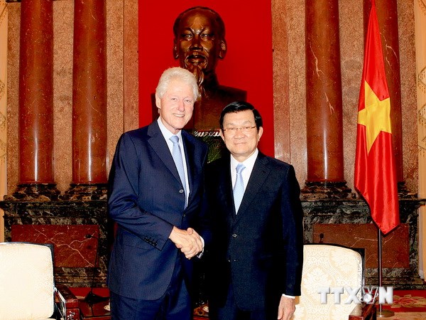 Chủ tịch nước Trương Tấn Sang tiếp ngài Bill Clinton, Cựu Tổng thống Hoa Kỳ, Chủ tịch Quỹ Clinton. (Ảnh: Nguyễn Khang/TTXVN)