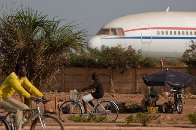 Chiếc máy bay mất tích AH-5017 của Air Algerie được thông báo tìm thấy ở gần biên giới với Burkina Faso. (Ảnh: jomtopi.blogspot.com)