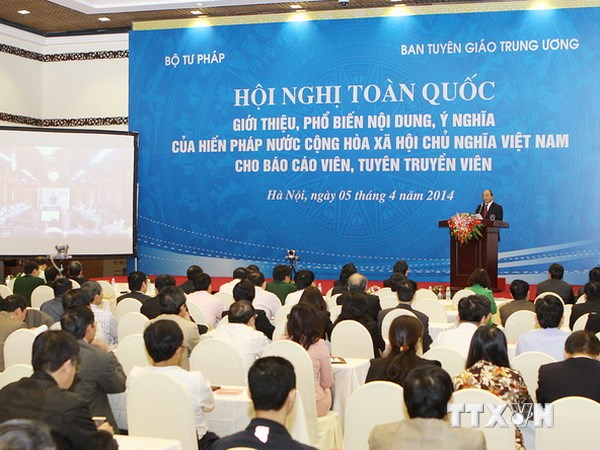 Hội nghị toàn quốc giới thiệu, phổ biến nội dung, ý nghĩa của Hiến pháp Việt Nam cho báo cáo viên, tuyên truyền viên. (Ảnh: Dương Giang/TTXVN)