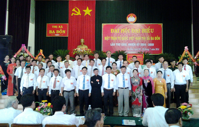 Ủy ban Mặt trận thị xã Ba Đồn khóa XXIII, nhiệm kỳ 2014-2019 ra mắt Đại hội.