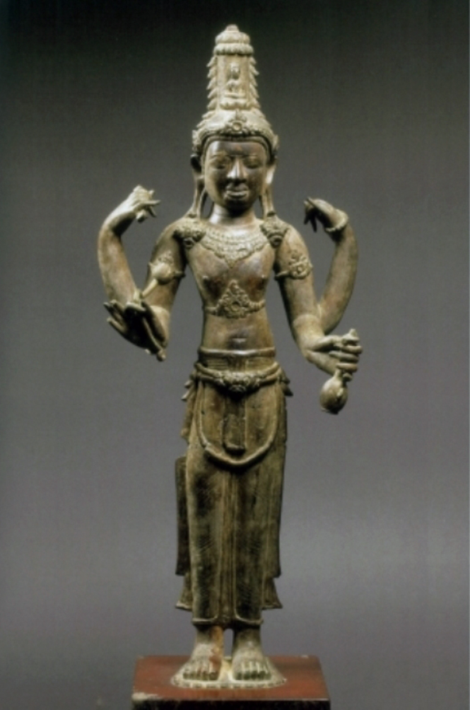 Bảo vật Quốc gia-Tượng Avalokitesvara Đại Hữu (An Ninh, Quảng Ninh) được trưng bày tại bảo tàng Lịch sử thành phố Hồ Chí Minh. (Ảnh tư liệu)