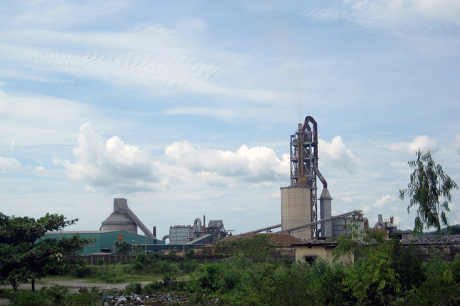 Nhà máy xi măng Vạn Ninh