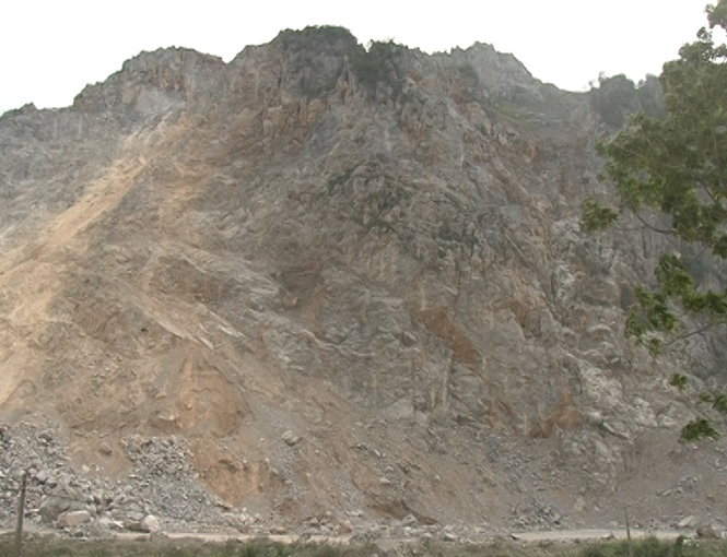 Mỏ đá Lèn Bảng, nơi xảy ra vụ tại nạn.
