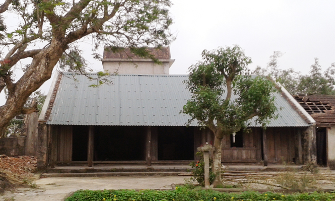 Nhiều ngôi nhà cổ ở Quảng Hòa lại được lợp bằng tôn