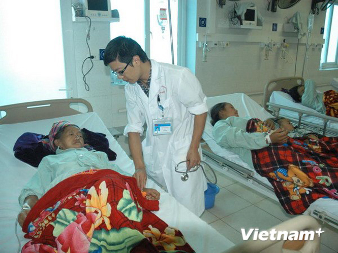  Các bệnh nhân đang được điều trị. (Ảnh: Nguyễn Công Hải/Vietnam+)