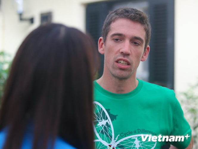 Chân dung David Lloyd - kẻ thách thức đỉnh Ba Vì. (Ảnh: Thùy Minh)