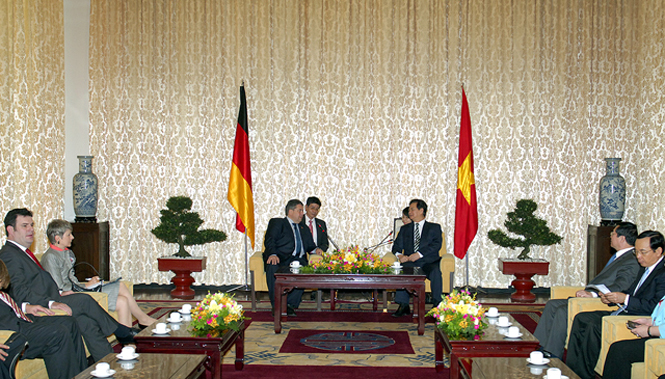 Thủ tướng Nguyễn Tấn Dũng tiếp Phó Thủ tướng Cộng hòa Liên bang Đức.