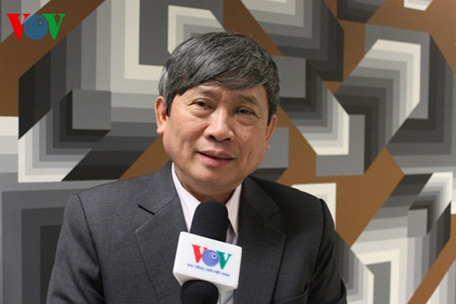 Giáo sư Nguyễn Chí Bền trả lời phỏng vấn VOV.  