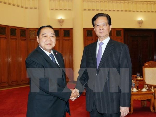 Thủ tướng Nguyễn Tấn Dũng tiếp Đại tướng Prawit Wong Suwon, Phó Thủ tướng kiêm Bộ trưởng Bộ Quốc phòng Vương quốc Thái Lan đang thăm chính thức Việt Nam. (Ảnh: Đức Tám/TTXVN)