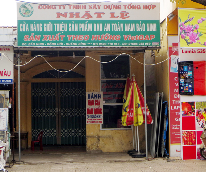 Cửa hàng giới thiệu sản phẩm rau an toàn nam Bảo Ninh tại chợ Đồng Phú (TP.Đồng Hới) đành chuyển sang các mục đích kinh doanh khác.