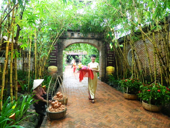 Không gian nhà Việt (Vinahouse)-một điểm dừng chân độc đáo, hút khách tại Điện Bàn (Quảng Nam).