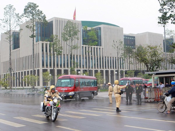 Cảnh sát giao thông làm nhiệm vụ tại khu vực Nhà Quốc hội mới. (Ảnh: Doãn Tấn/TTXVN)