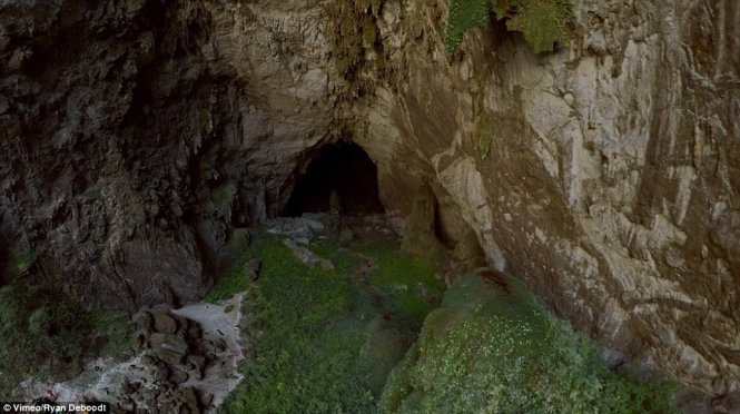 Khoảng không gian bên trong hang Sơn Đoòng - Ảnh: Ryan Deboodt