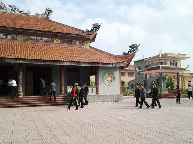 Đình làng Lũ Phong, phường Quảng Phong, thị xã Ba Đồn, nơi thành lập chi bộ Đảng Cộng sản đầu tiên ở huyện Quảng Trạch cũ.