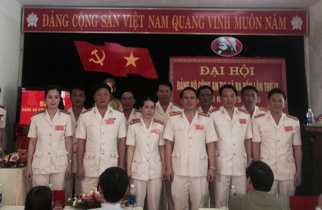  Ban chấp hành Đảng bộ Công an thị xã Ba Đồng khoá IX, nhiệm kỳ 2015-2020 ra mắt đại hội