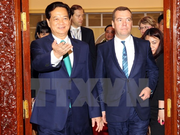 Thủ tướng Nguyễn Tấn Dũng và Thủ tướng Dmitry Medvedev trước cuộc hội đàm. (Ảnh: Đức Tám/TTXVN)