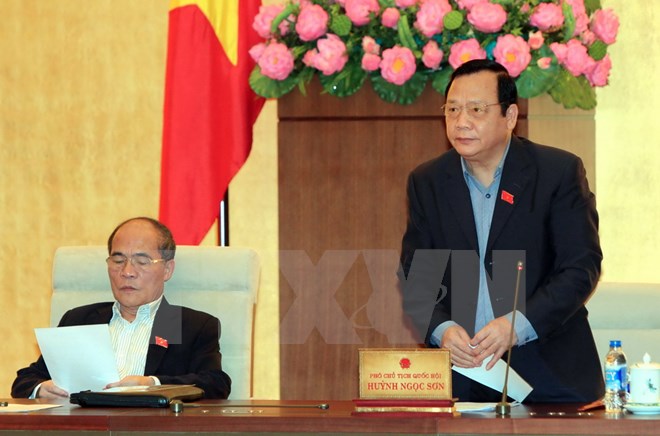 Phó Chủ tịch Quốc hội Huỳnh Ngọc Sơn phát biểu ý kiến. (Ảnh: An Đăng/TTXVN)