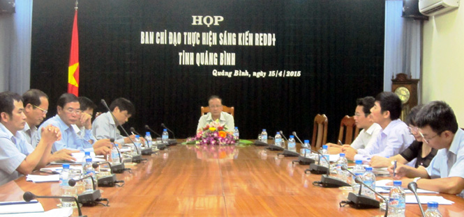 Đồng chí Trần Văn Tuân, Ủy viên Thường vụ Tỉnh ủy, Phó Chủ tịch UBND tỉnh chủ trì họp Ban Chỉ đạo REDD+.