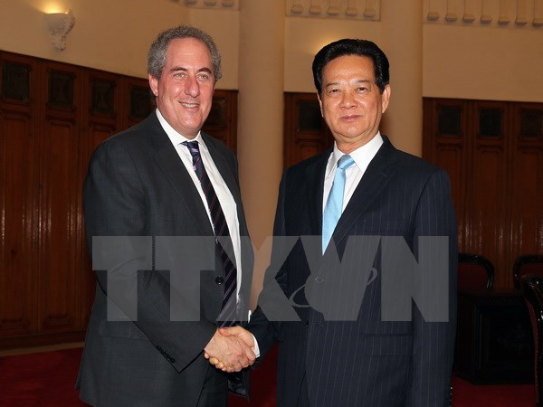 Thủ tướng Nguyễn Tấn Dũng tiếp Đoàn đại diện Thương mại Hoa Kỳ, do ông Michael Froman làm Trưởng đoàn đang thăm và làm việc tại Việt Nam. (Ảnh: Đức Tám/TTXVN)