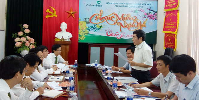 Đồng chí Mai Công Danh, Tỉnh ủy viên, Trưởng ban Nội chính Tỉnh ủy phát biểu kết luận tại buổi làm việc với Ngân hàng Ngoại thương chi nhánh Quảng Bình.