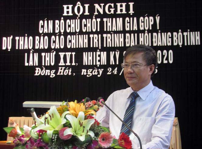 Đồng chí Lương Ngọc Bính, Ủy viên Trung ương Đảng, Bí thư Tỉnh ủy, Chủ tịch HĐND tỉnh phát biểu chỉ đạo hội nghị.