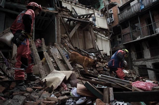 Công tác cứu hộ vẫn đang diễn ra tại Nepal sau thảm họa động đất. (Nguồn: AFP)