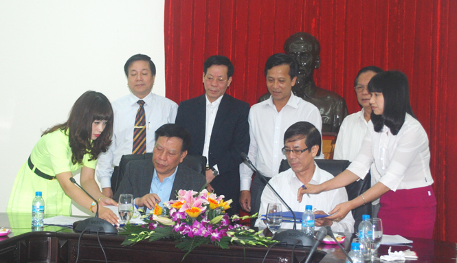 Lễ ký kết thỏa thuận hợp tác văn hóa-du lịch Hà Nội-Quảng Bình.