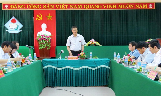 Đồng chí Lương Ngọc Bính, Ủy viên Trung ương Đảng, Bí thư Tỉnh ủy, Chủ tịch HĐND tỉnh phát biểu kết luận buổi làm việc.