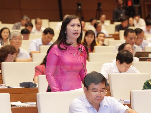 Đại biểu Quốc hội tỉnh Đắk Nông Tôn Thị Ngọc Hạnh phát biểu ý kiến. (Ảnh: Phương Hoa/TTXVN)