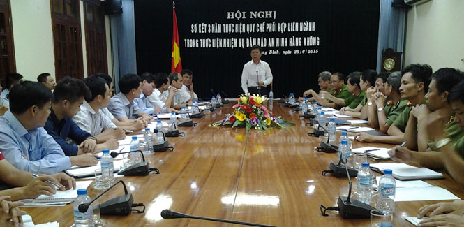   Đồng chí Nguyễn Hữu Hoài, Phó Bí thư Tỉnh ủy, Chủ tịch UBND tỉnh phát biểu kết luận tại hội nghị