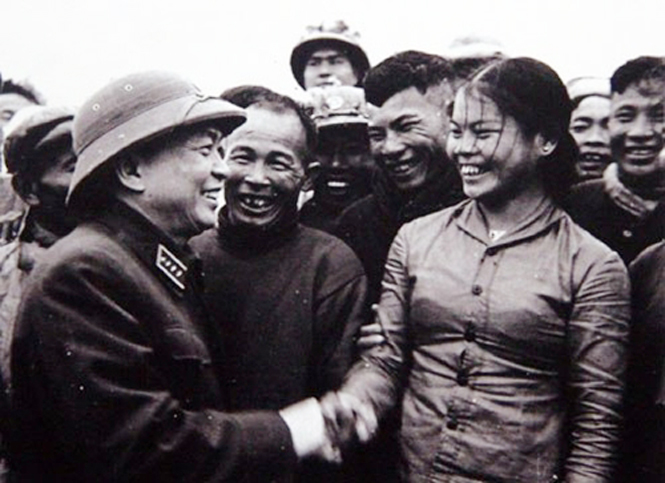 Đại tướng Võ Nguyên Giáp - Đại tướng Võ Nguyên Giáp, một trong những vị tướng lừng danh nhất của quân đội Việt Nam. Hãy khám phá và tìm hiểu thêm về những công lao và đóng góp của ông với đất nước Việt Nam.