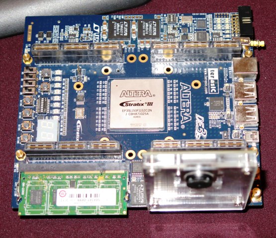  Lõi IP nén ảnh JPEG2000 của ICDREC được chạy thử nghiệm trong chip Statix III. Ảnh: VGP/Tấn Mai