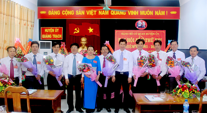 Đảng bộ cơ quan Văn phòng Huyện ủy tổ chức thành công đại hội nhiệm kỳ 2015-2020.