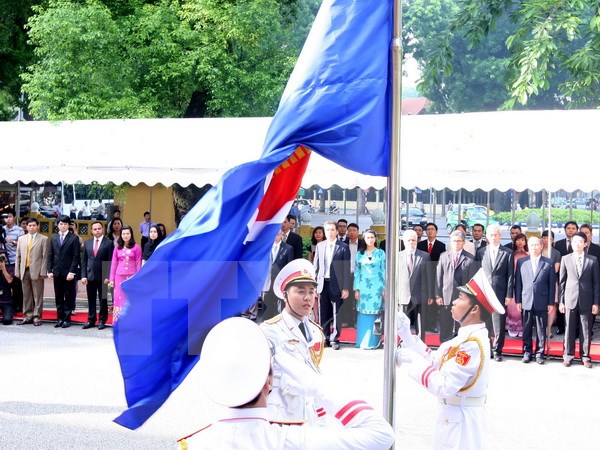 Lễ Thượng cờ ASEAN. (Ảnh: Thống Nhất/TTXVN)