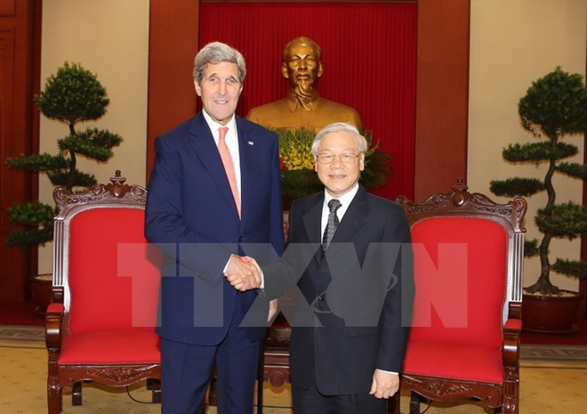 Tổng Bí thư Nguyễn Phú Trọng tiếp Bộ trưởng Ngoại giao Hoa Kỳ John Kerry đang thăm chính thức Việt Nam. (Ảnh: Trí Dũng/TTXVN)