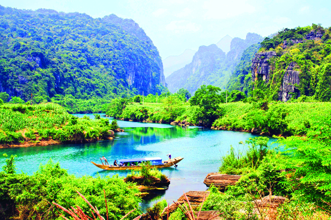 Vườn quốc gia Phong Nha-Kẻ Bàng lần thứ 2 được Ủy ban Di sản thế giới (UNESCO) vinh danh.
