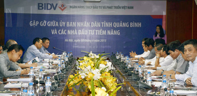 Gặp mặt các nhà đầu tư tiềm năng tại Hà Nội, tháng 6-2015.