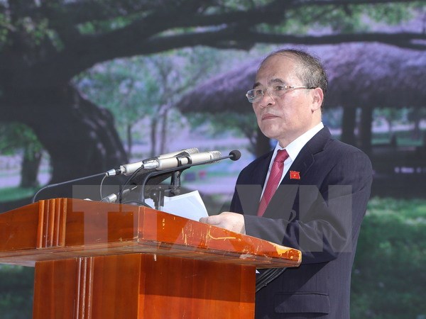 Chủ tịch Quốc hội Nguyễn Sinh Hùng đọc diễn văn tại buổi lễ. (Ảnh: Nhan Sáng/TTXVN)