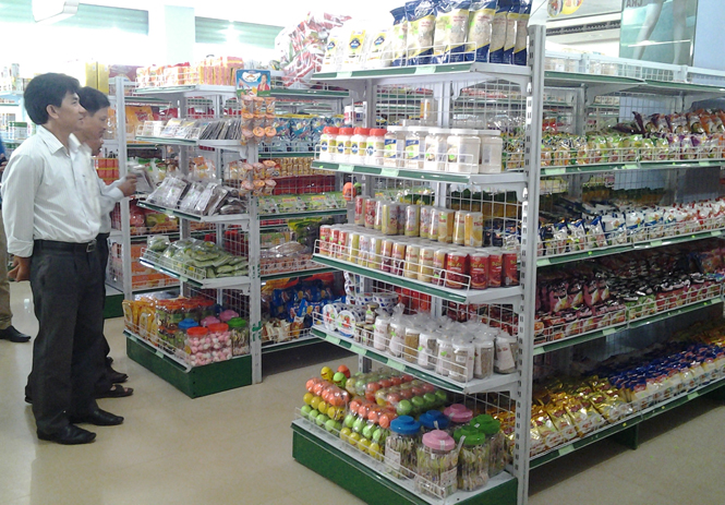 Điểm bán hàng Việt tại siêu thị Diến Hồng