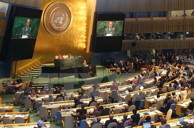 Toàn cảnh phiên toàn thể lần thứ nhất của Hội nghị Thế giới các Chủ tịch Quốc hội với bài phát biểu của Chủ tịch Quốc hội Nguyễn Sinh Hùng. (Ảnh: Nhan Sáng/TTXVN)