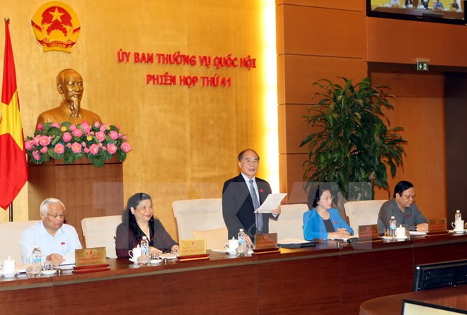 Chủ tịch Quốc hội Nguyễn Sinh Hùng phát biểu khai mạc phiên họp thứ 41 của Ủy ban Thường vụ Quốc hội khóa XIII. (Ảnh: Phạm Kiên/TTXVN)