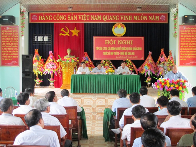  Đoàn Đại biểu Quốc hội tỉnh tiếp xúc cử tri tại xã Quảng Minh, thị xã Ba Đồn
